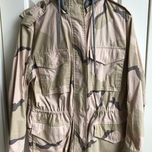 FOREVER 21 LA Camo Shacket Size Small